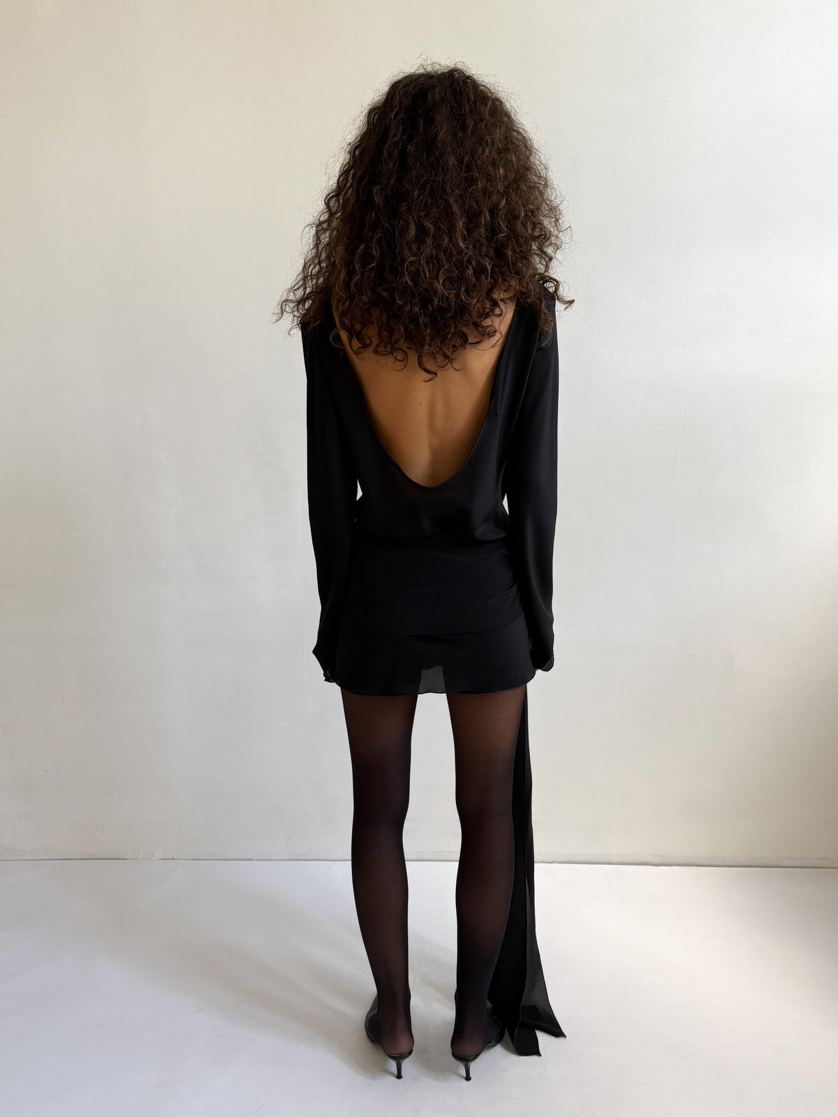VIO DRESS WRAP BLACK - PRE ORDER