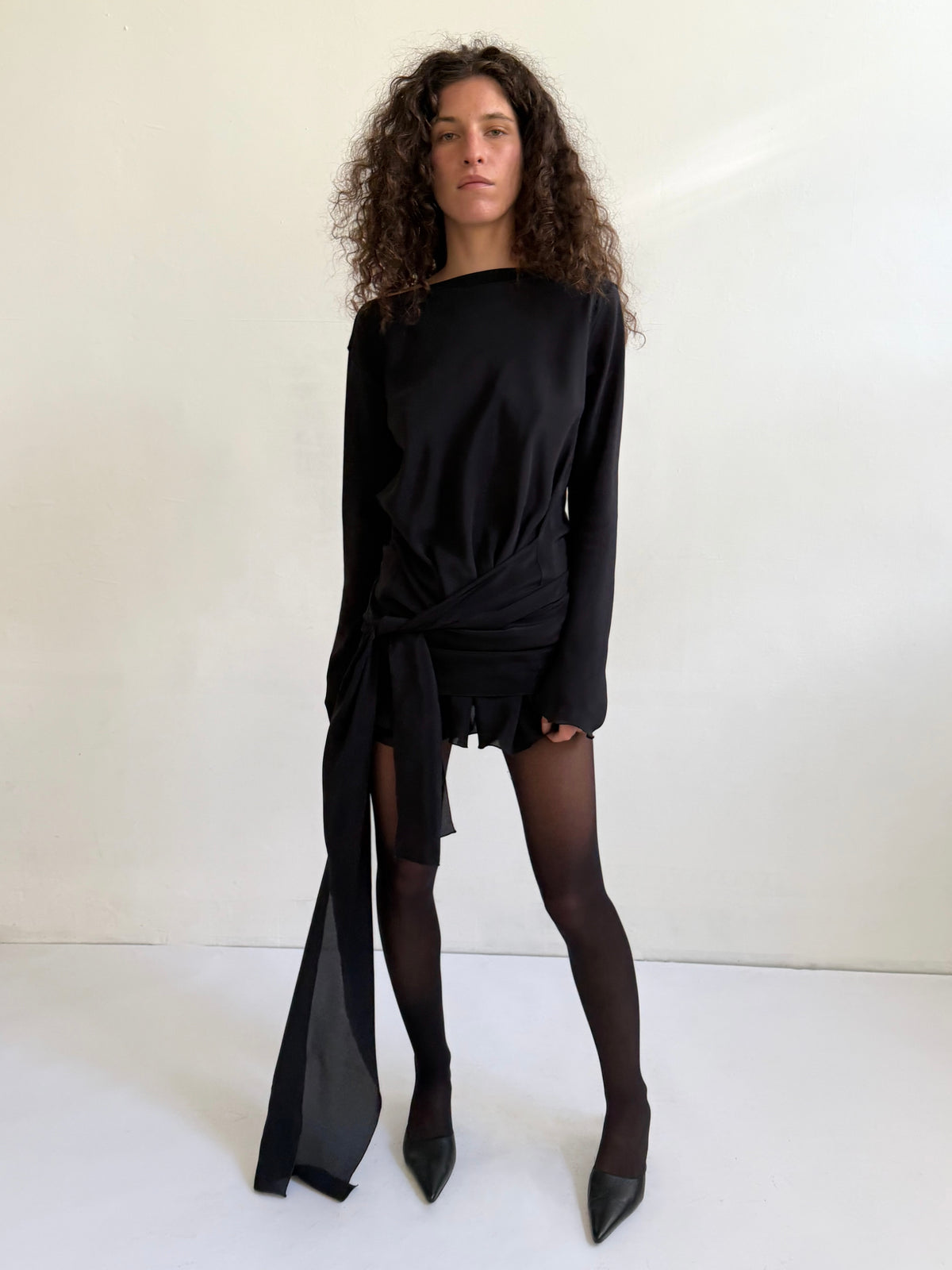 VIO DRESS WRAP BLACK - PRE ORDER